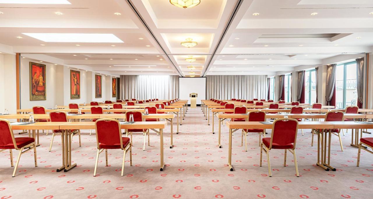 Victor'S Residenz-Hotel Schloss Berg Нениг Екстериор снимка Meeting room