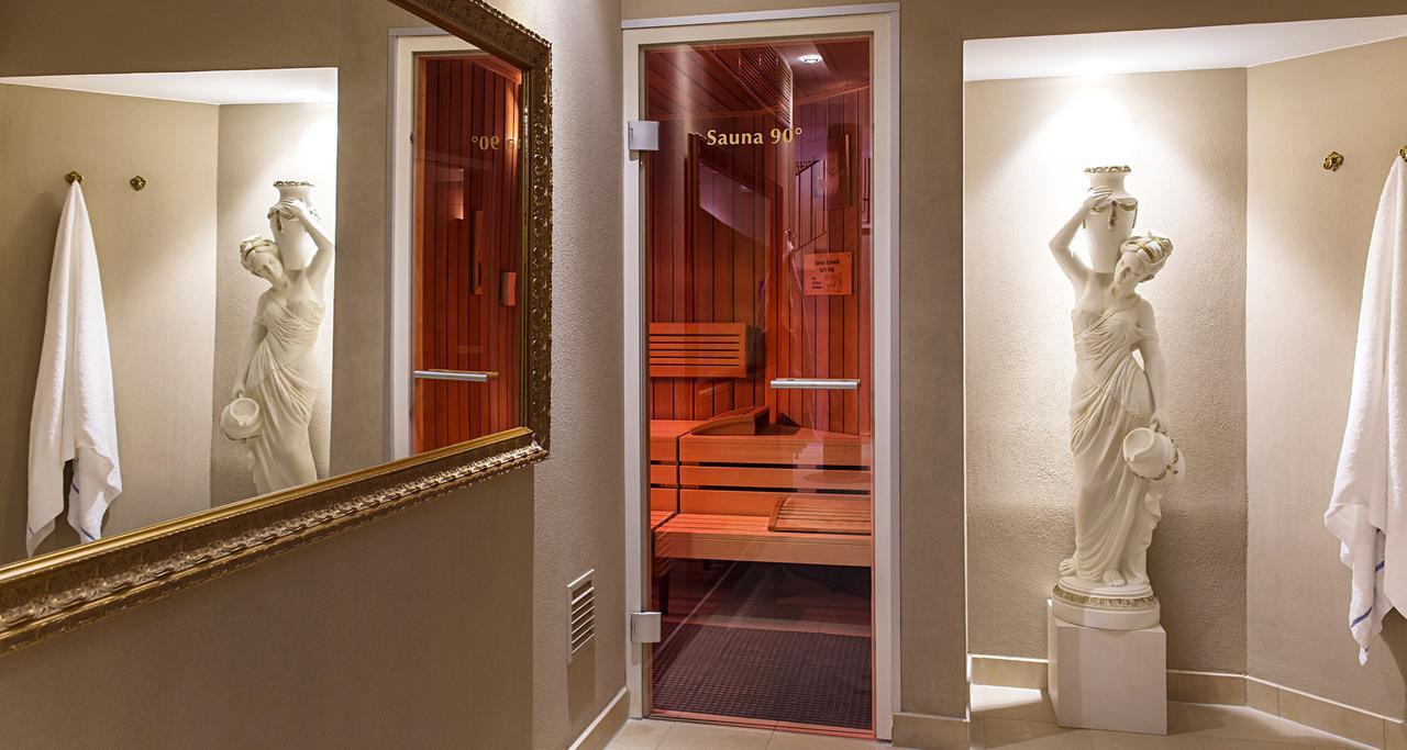 Victor'S Residenz-Hotel Schloss Berg Нениг Стая снимка Sauna